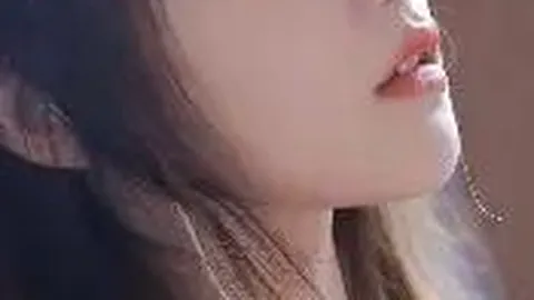 郭艾伦激情四溢的演出触动付政浩，让他仿佛回到了纯真无虑的青春时光。